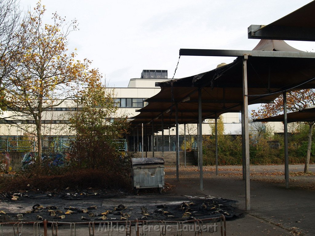 Muellcontainerbrand Schule Koeln Holweide Burgwiesenstr   P09.JPG